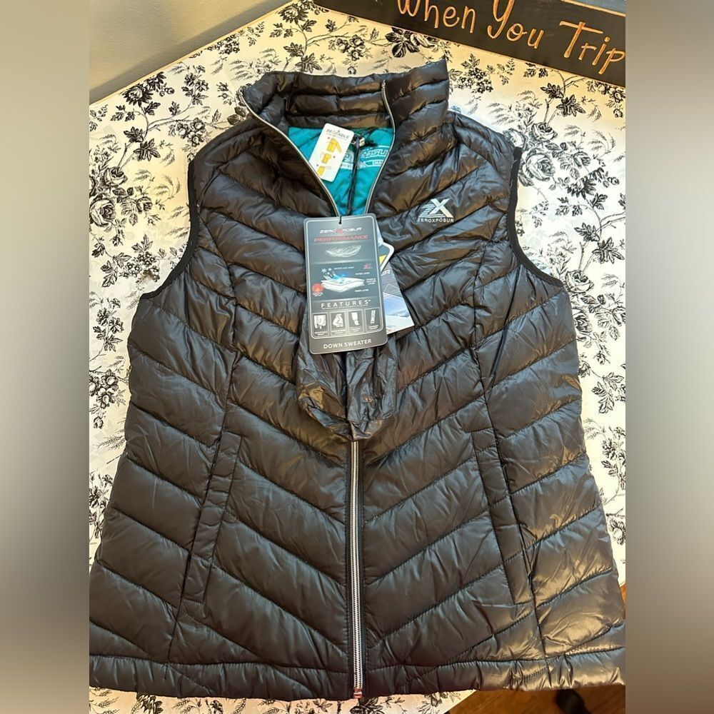 ZeroXposur Quilted Vest Size Small NWT
